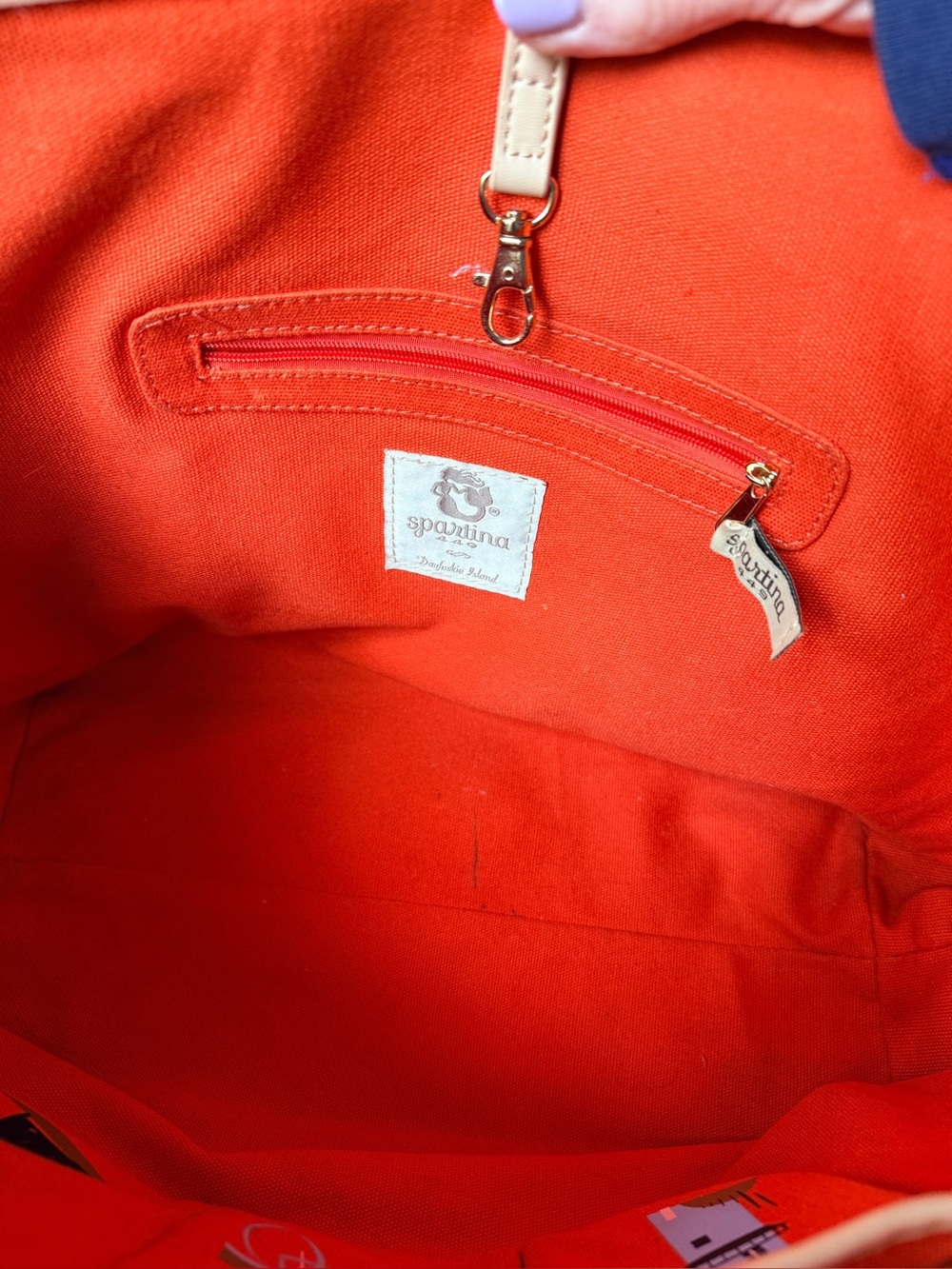 Spartina 449 Northeastern Harbors
Large Tote - Picture 3 of 13
